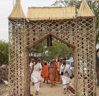 HH Swamiji and other Mahatmas being escorted  to the Yajna Mantapa
